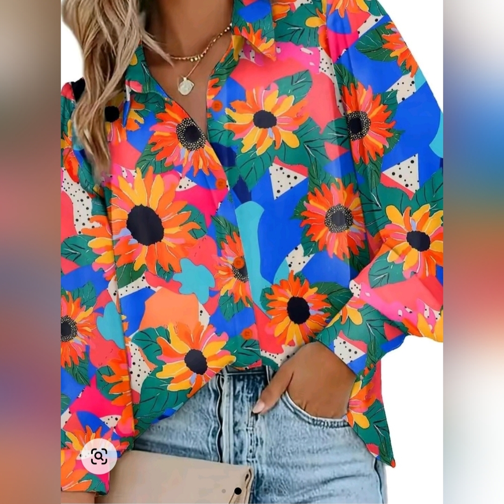 NWT Floral Print Blouse